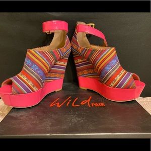 Multicolored wedges